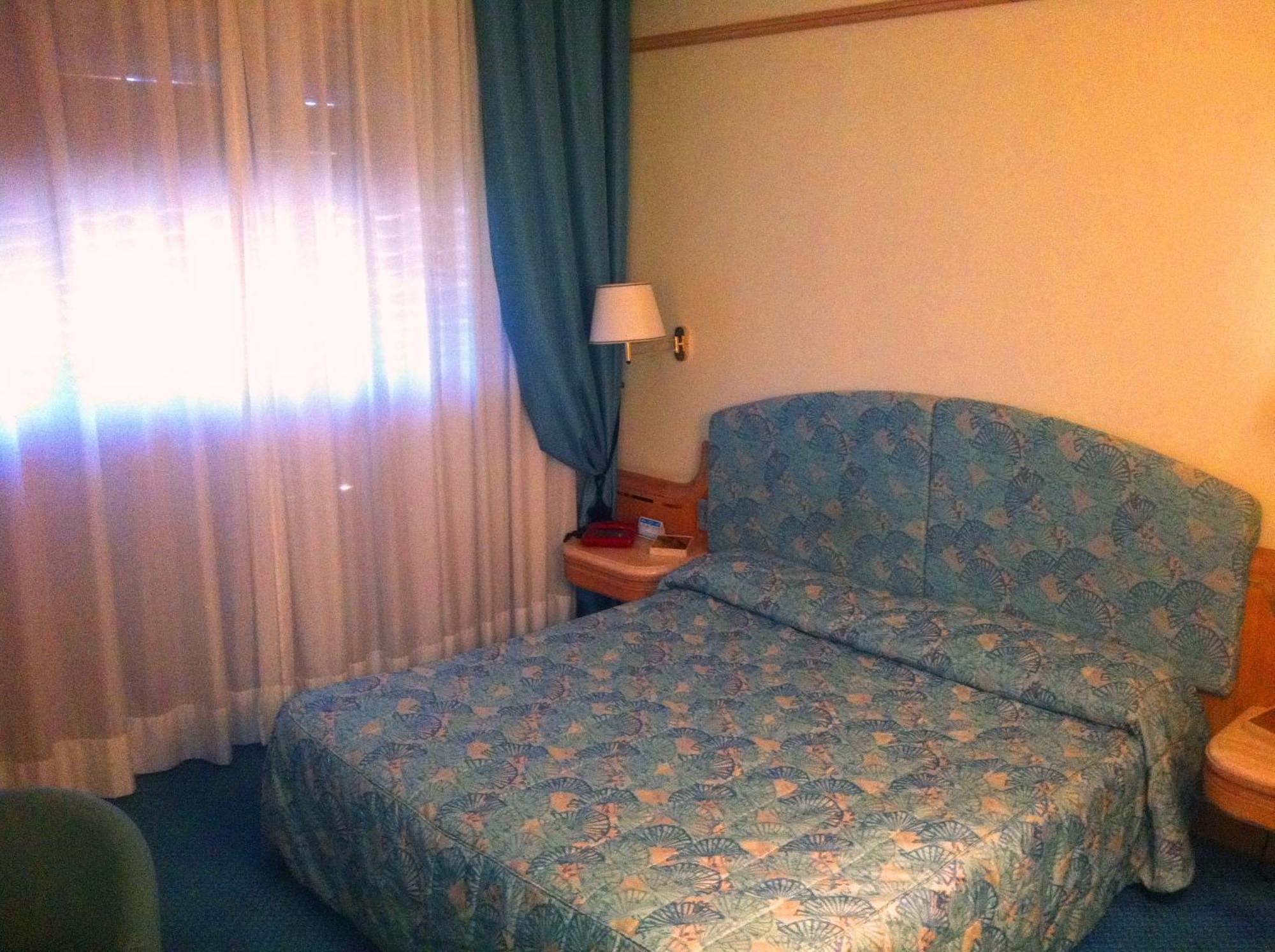 501 Hotel Вибо Валентия Екстериор снимка